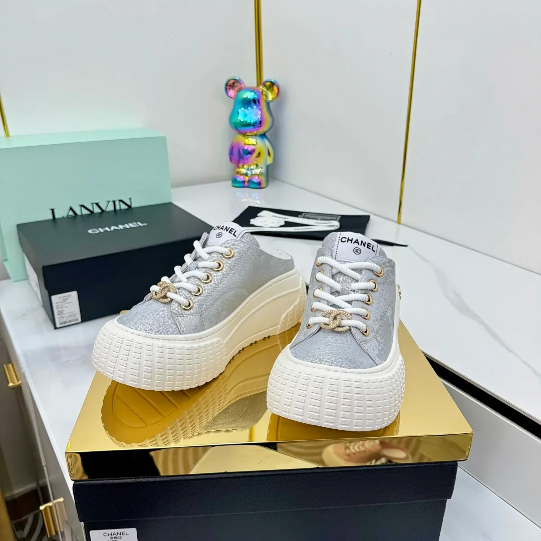 👟👟Ex-factory price 620👟👟 Chanel bread shoes ~ original calfskin panda shoes Chanel 25C latest hot style panda black and white sports shoes casual sneakers Xiaoxiang hot item classic black and white panda color coco girls must pay Fabric: original custom mixed sheepskin lining: original imported breathable mesh lining outsole: Original molded rubber + TPU combination Size: Women's 35-41 👉 👉 👉